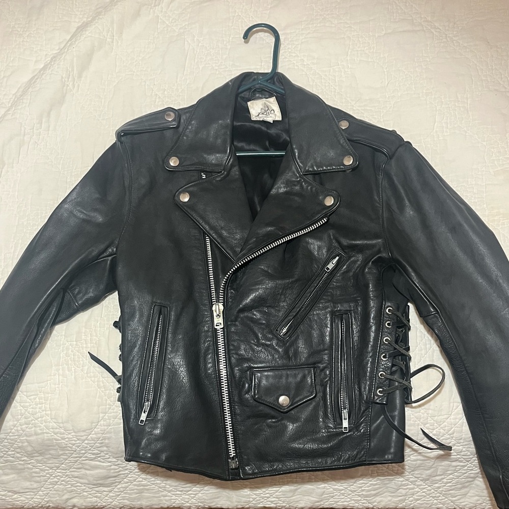 Vintage heavyweight black leather biker jacket ~36” chest